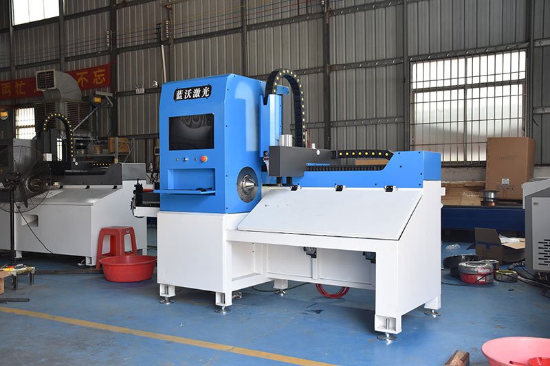 Bluewo CNC Metal Pipe Laser Cutting Machine